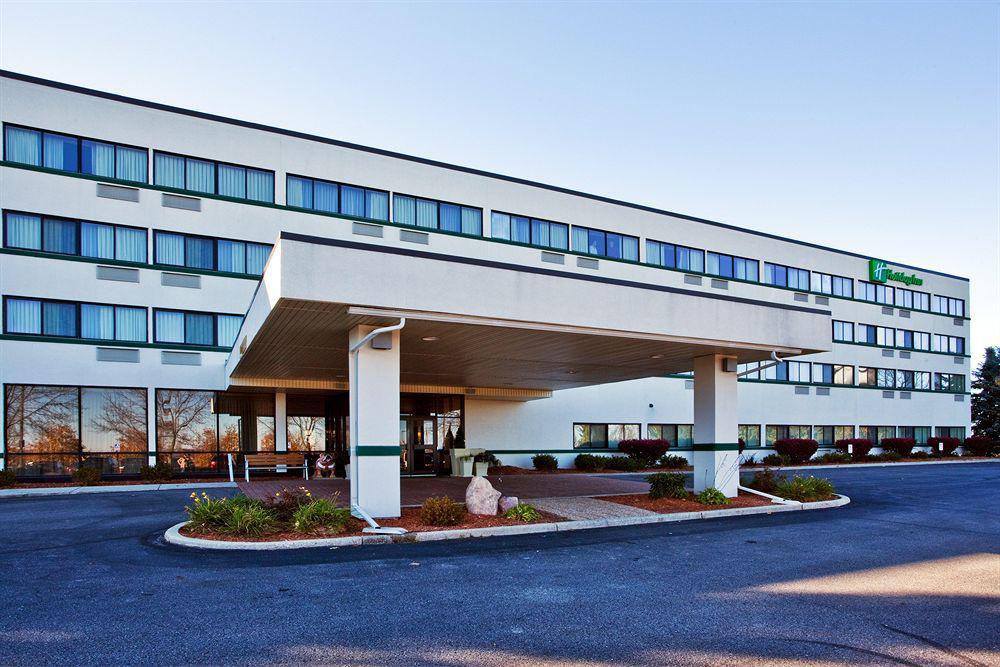 Holiday Inn Express Big Rapids By Ihg Εξωτερικό φωτογραφία